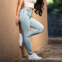 FOXED® MID-WAIST 7/8 SKINNY RIPPED JEANS LIGHT BLUE