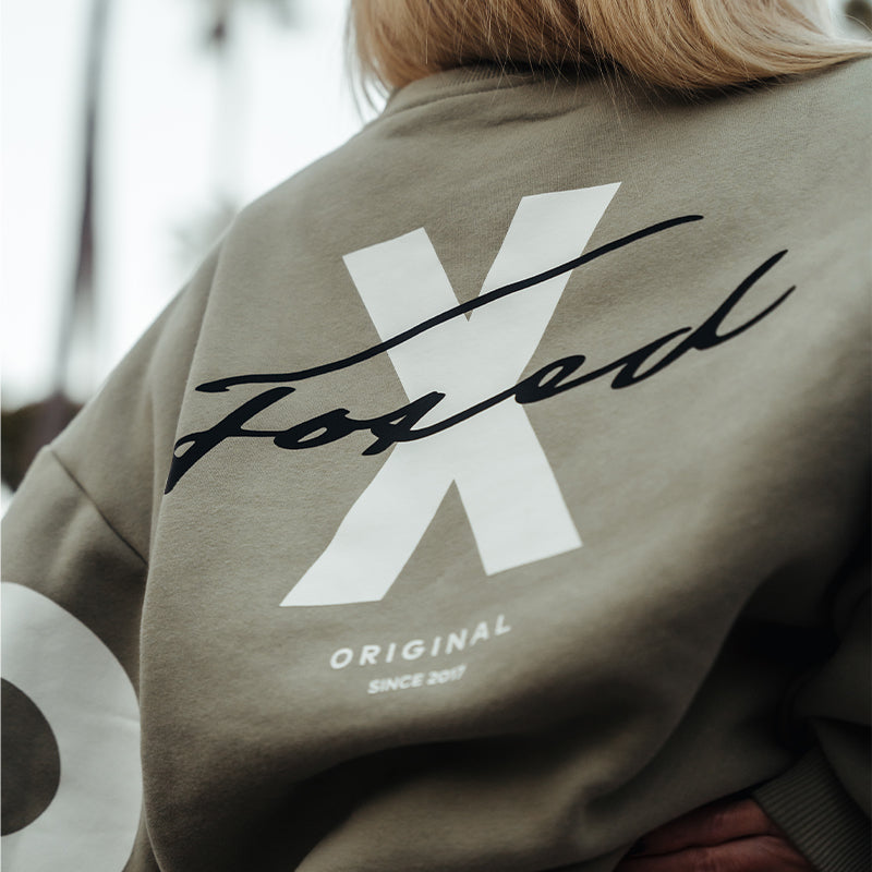 FOXED® STATEMENT OVERSIZE SWEATER MATCHA LATTE